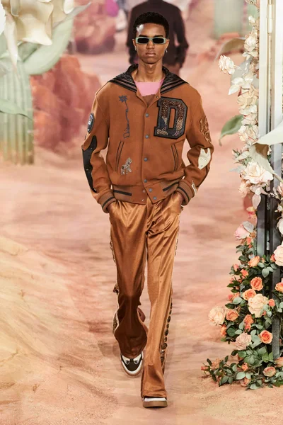 Look 30